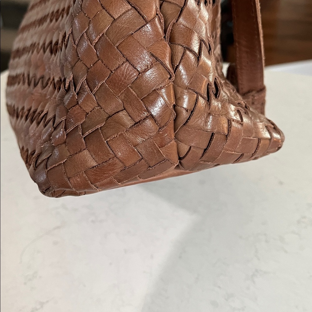 Elegant Brown Woven Leather Tote - Picture 8 of 12